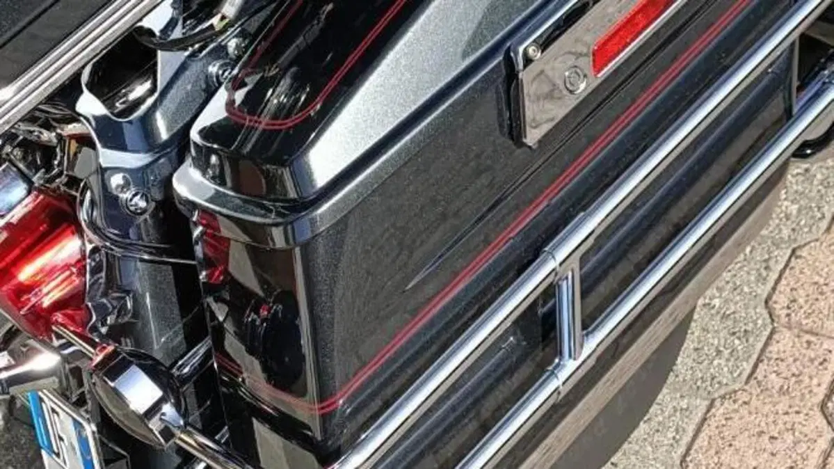Harley-Davidson 1584 Electra Glide Ultra Classic (2008 - 13) - FLHTCU  (2)