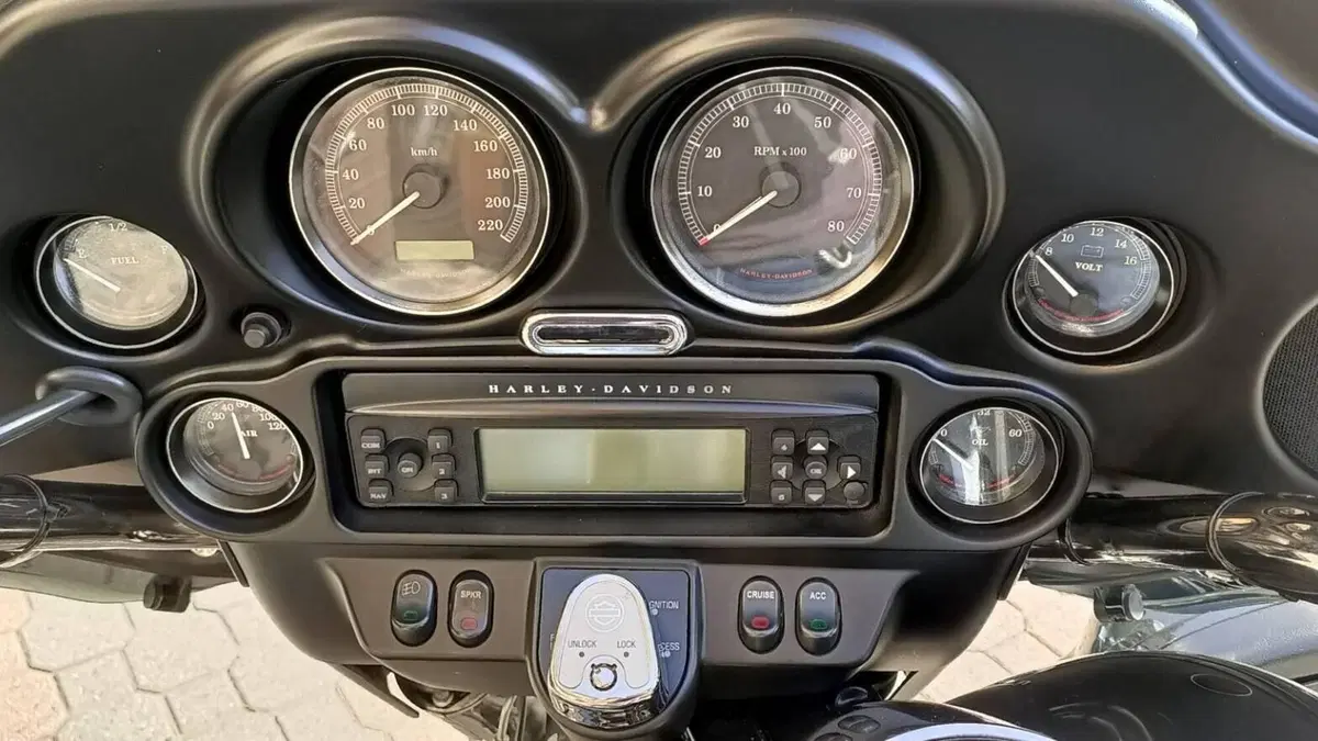 Harley-Davidson 1584 Electra Glide Ultra Classic (2008 - 13) - FLHTCU  (6)