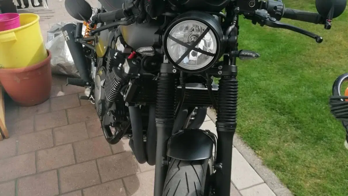 Yamaha XJR 1300 Racer (2015 - 17)  (3)