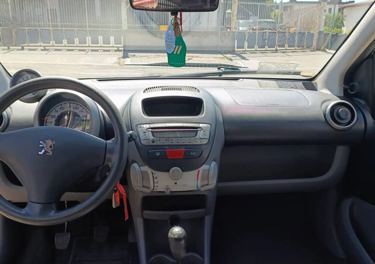 Peugeot 107 68CV 5p. Plaisir (5)