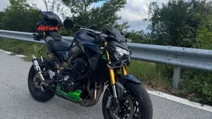 Kawasaki Z 900 SE Performance (2023 - 24)  (5)