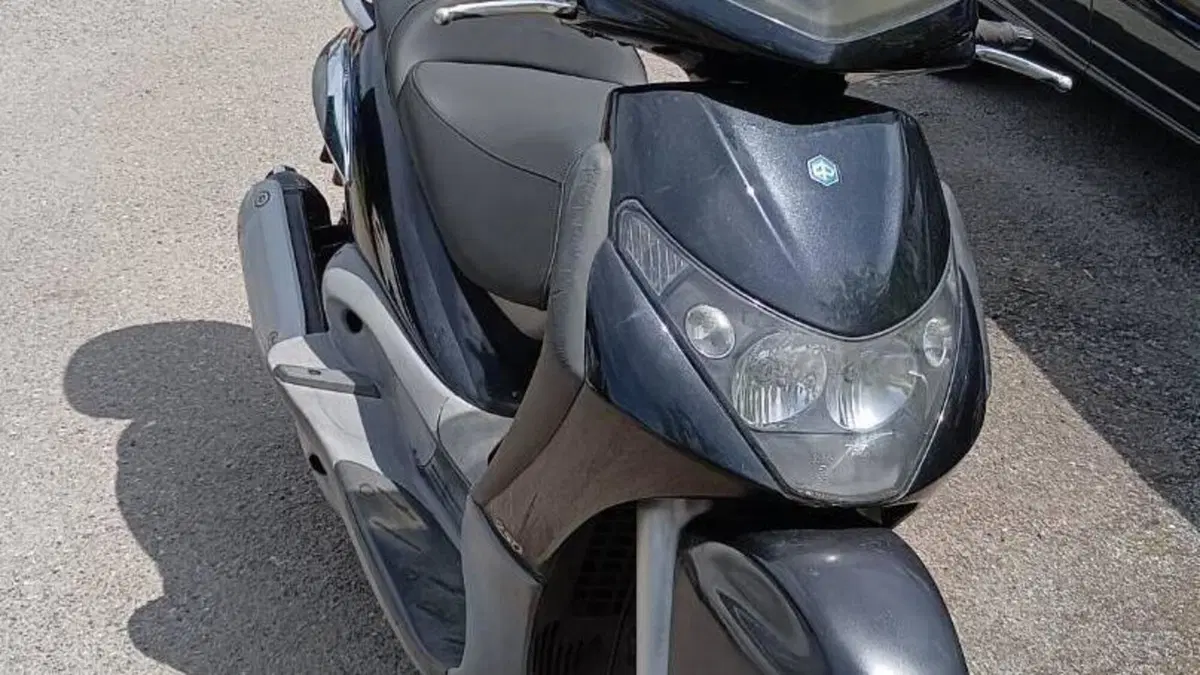 Piaggio Beverly 250 (2004 - 05)  (2)