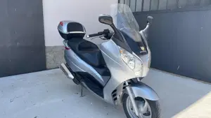 Honda S-Wing 150 