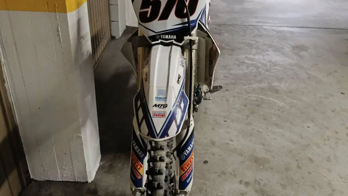 Yamaha YZ 250 F (2009)  (6)