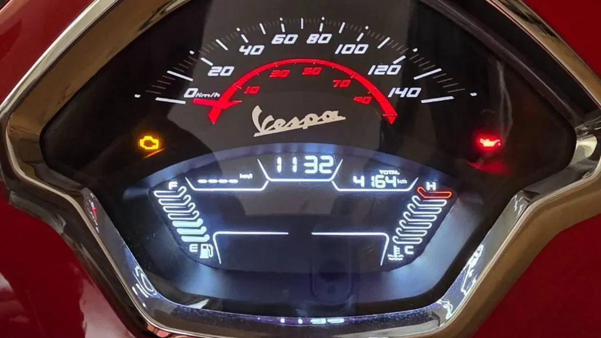 Vespa GTS 300 Super (2023 - 24)  (6)
