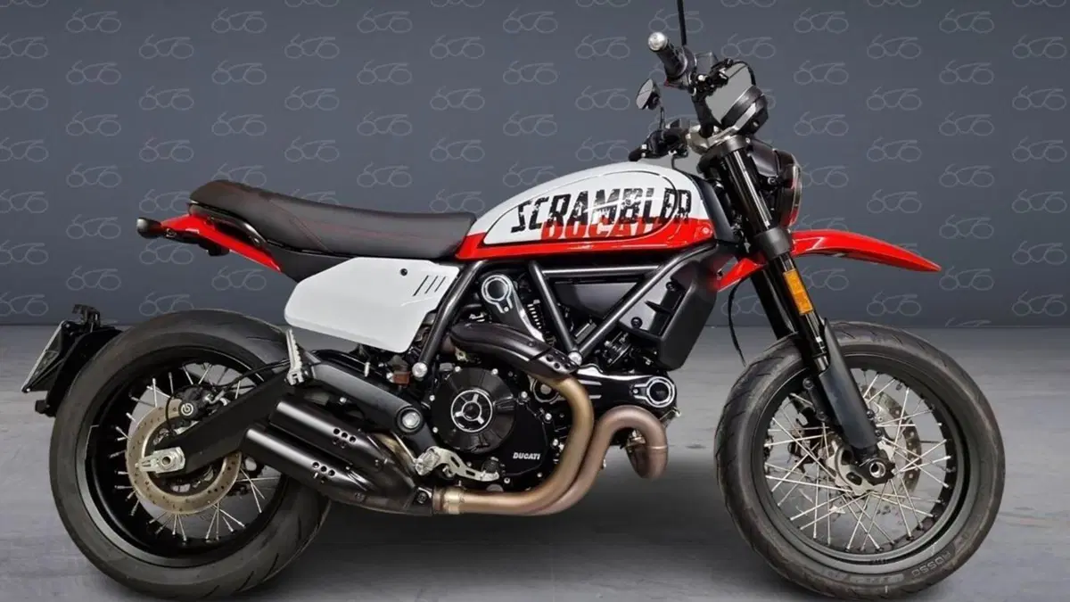 Ducati Scrambler 800 Urban Motard (2022) 