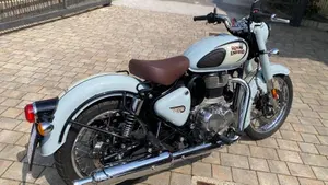 Royal Enfield Classic 350 (2021 - 26)  (3)