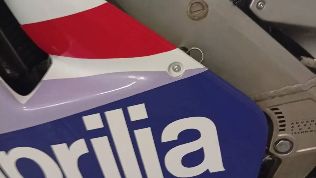 Aprilia   (9)