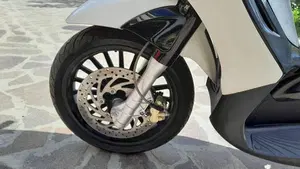 Piaggio Beverly 300 i.e. (2010 - 16)  (5)