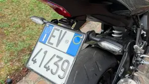 Yamaha YZF R1 (2020 - 25)  (5)