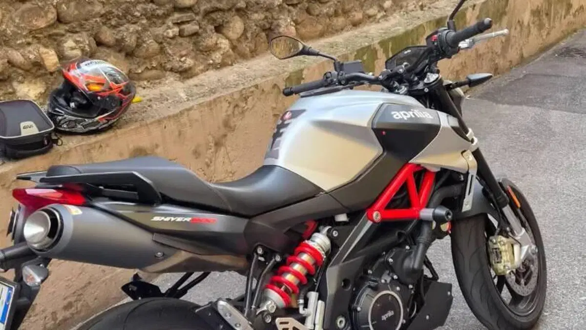 Aprilia Shiver 900 ABS (2017 - 18)  (2)