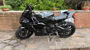 Yamaha YZF R1 (2020 - 25)  (2)