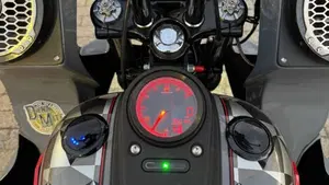 Harley-Davidson 1690 Super Glide Custom (2014) - FXDC  (4)
