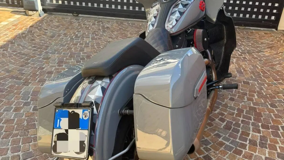 Harley-Davidson 1690 Super Glide Custom (2014) - FXDC  (7)