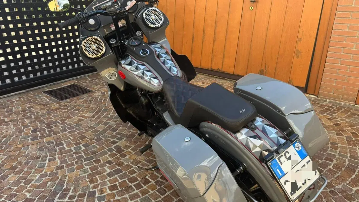 Harley-Davidson 1690 Super Glide Custom (2014) - FXDC  (8)