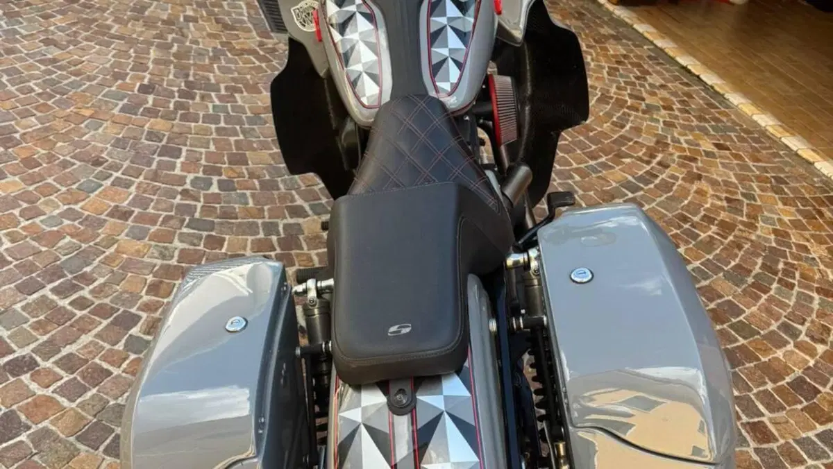 Harley-Davidson 1690 Super Glide Custom (2014) - FXDC  (9)