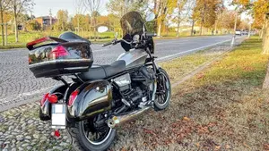 Moto Guzzi V9 Roamer (2021 - 24)  (2)