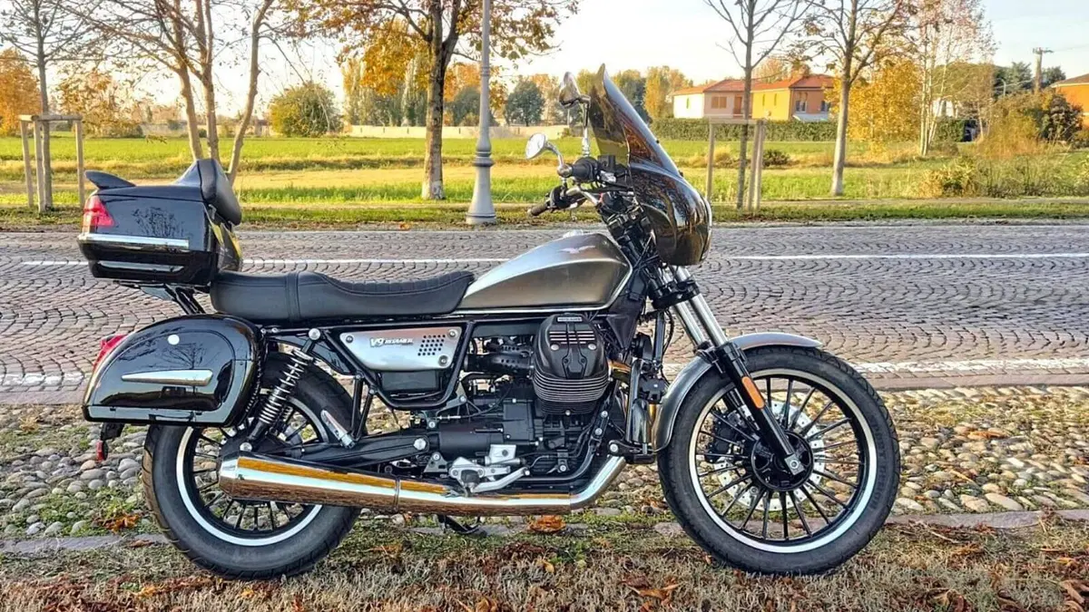 Moto Guzzi V9 Roamer (2021 - 24)  (4)