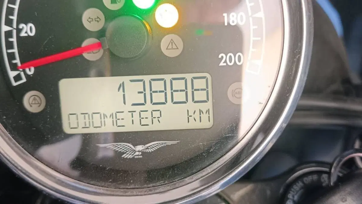 Moto Guzzi V9 Roamer (2021 - 24)  (7)