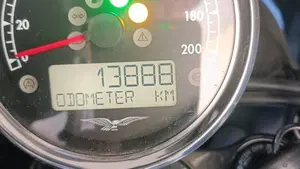 Moto Guzzi V9 Roamer (2021 - 24)  (7)