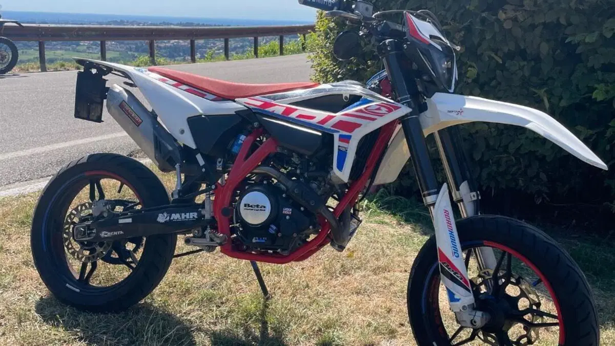 Betamotor RR 125 4T Motard LC (2021 - 23)  (2)
