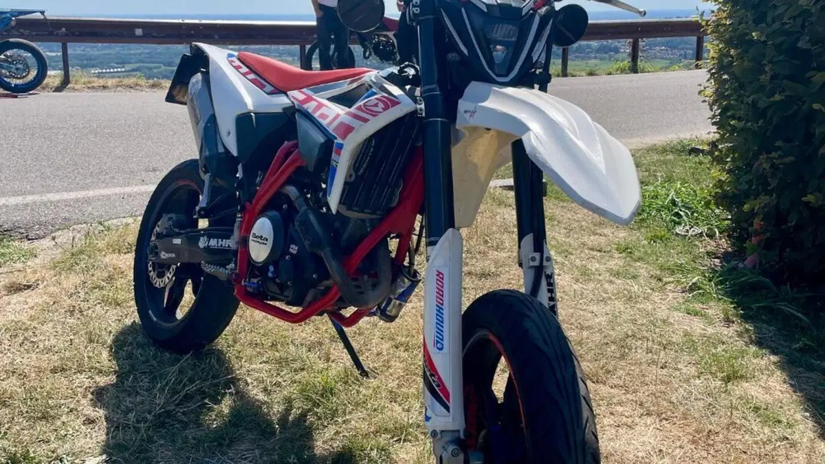 Betamotor RR 125 4T Motard LC (2021 - 23)  (6)