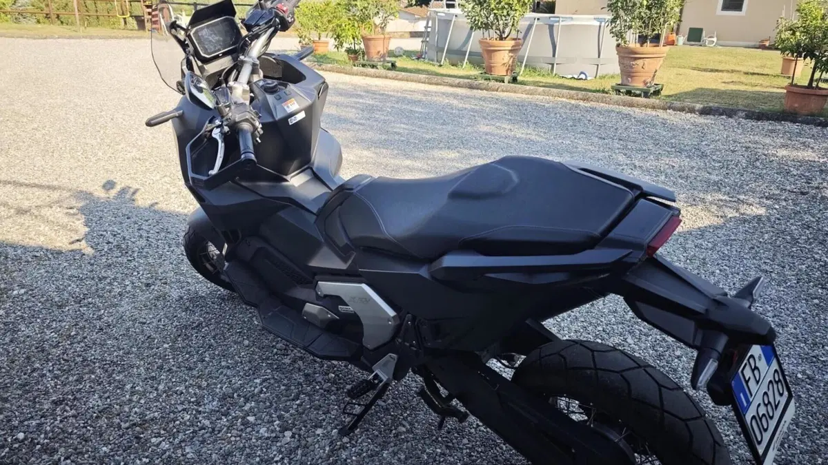 Honda X-ADV 750 DCT (2021 - 24)  (2)