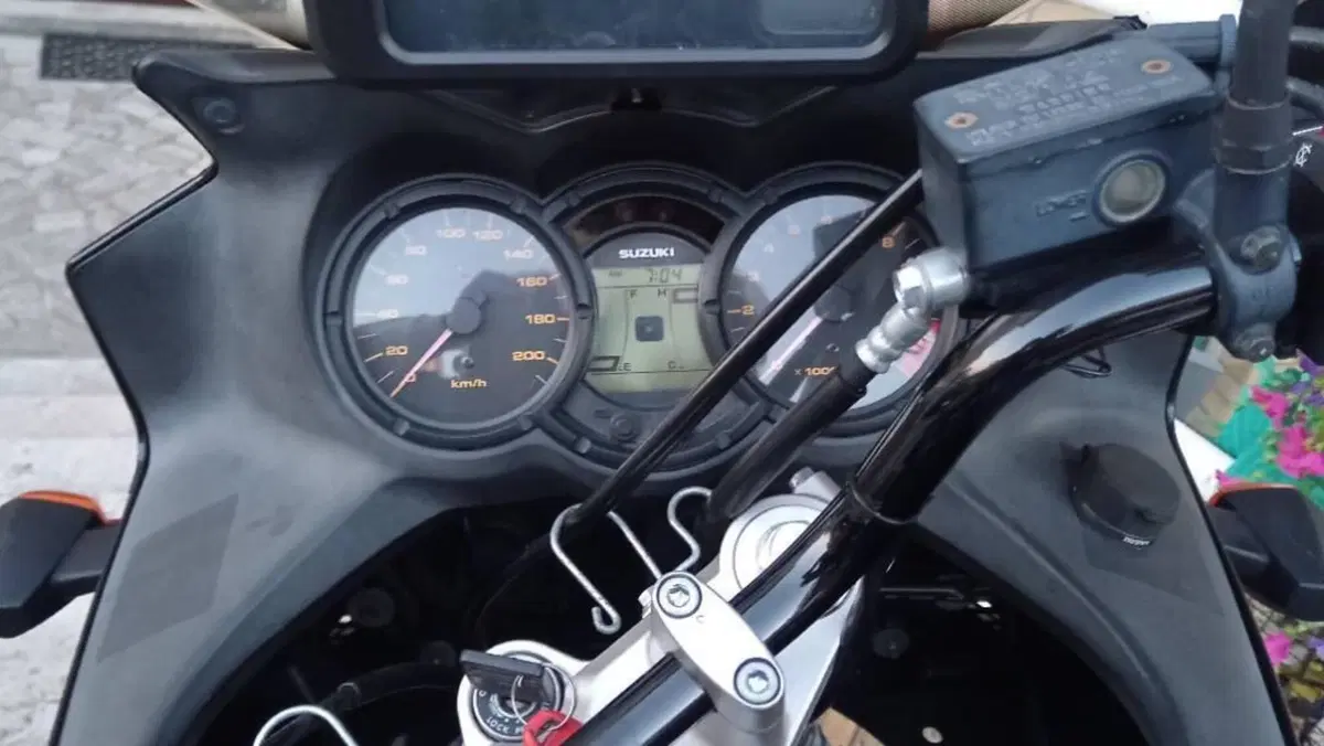 Suzuki V-Strom 650DL (2006 - 07)  (2)