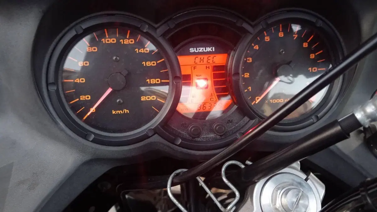 Suzuki V-Strom 650DL (2006 - 07)  (3)
