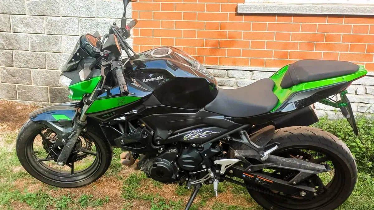 Kawasaki Z 400 (2023) 