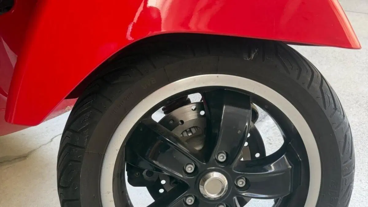 Vespa GTS 300 Super Hpe (2021 - 22)  (3)