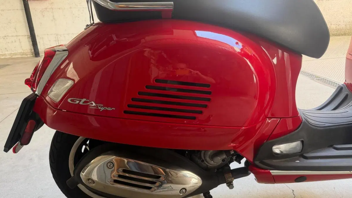 Vespa GTS 300 Super Hpe (2021 - 22)  (7)