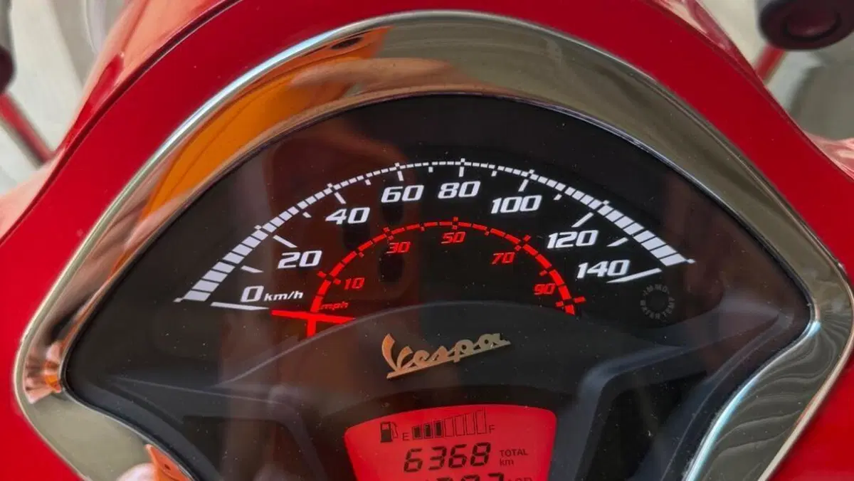 Vespa GTS 300 Super Hpe (2021 - 22)  (11)