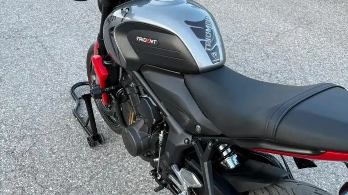 Triumph Trident 660 (2021 - 24)  (2)