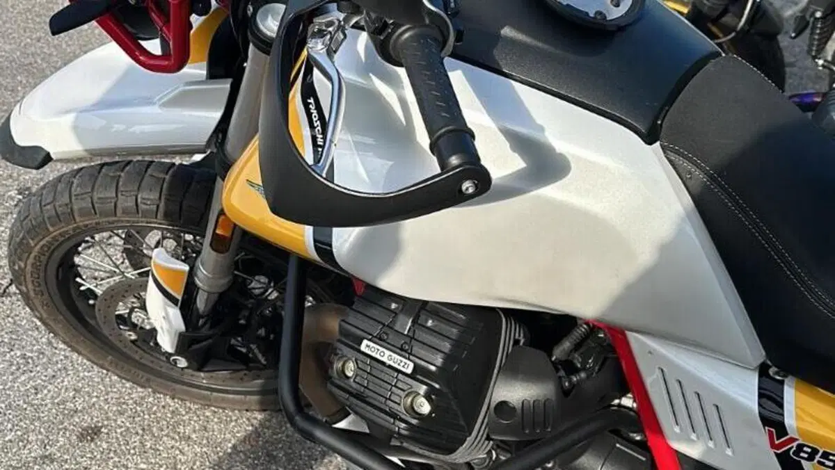 Moto Guzzi V85 TT (2019 - 20)  (3)