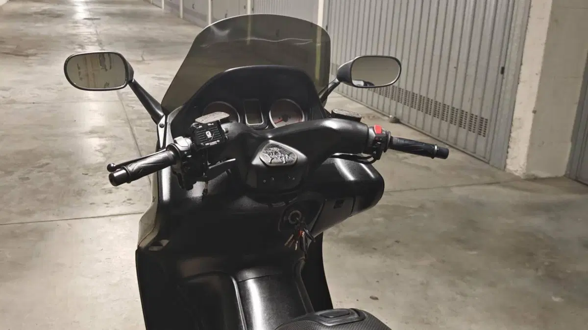 Yamaha T-Max 500 (2004 - 07)  (4)