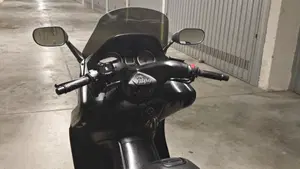 Yamaha T-Max 500 (2004 - 07)  (4)