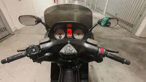 Yamaha T-Max 500 (2004 - 07)  (6)
