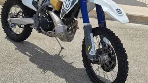 Husqvarna TE 300i (2022) 