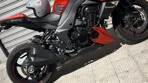 Kawasaki Z 1000 (2010 - 13)  (2)