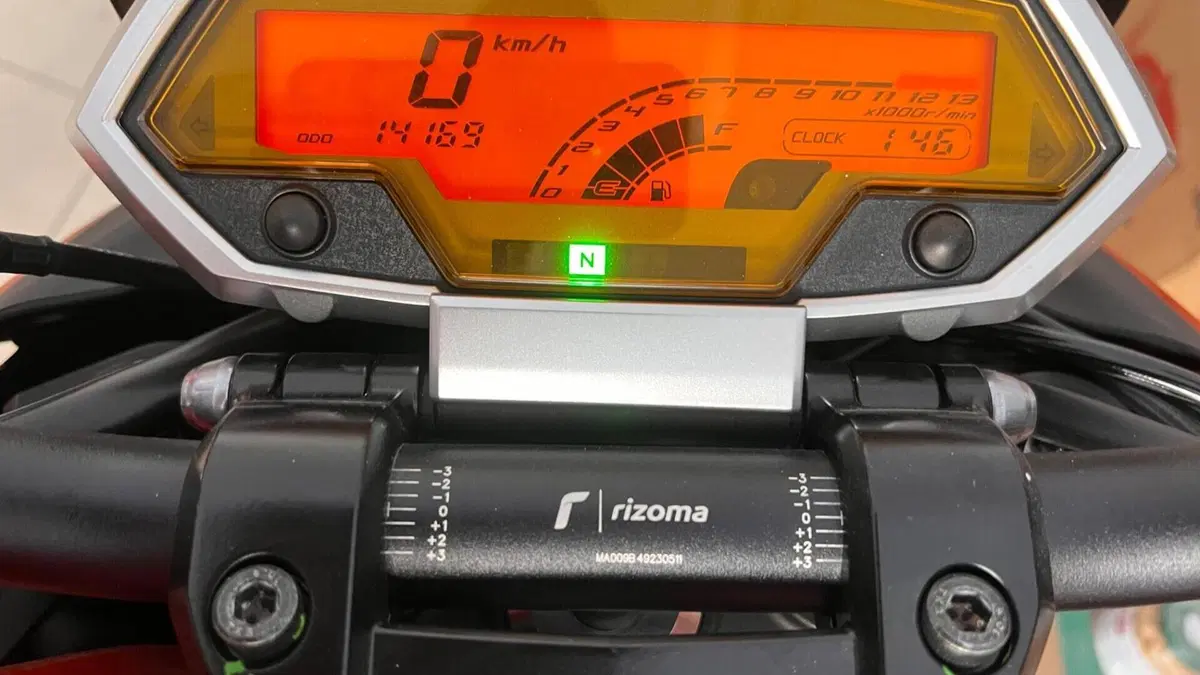 Kawasaki Z 1000 (2010 - 13)  (4)