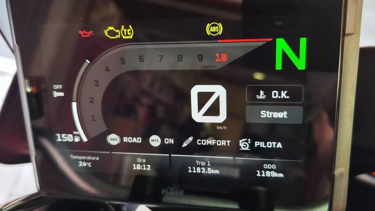 KTM 1290 Super Duke GT (2021 - 25)  (17)