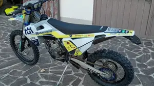 Husqvarna FE 250 (2022)  (2)