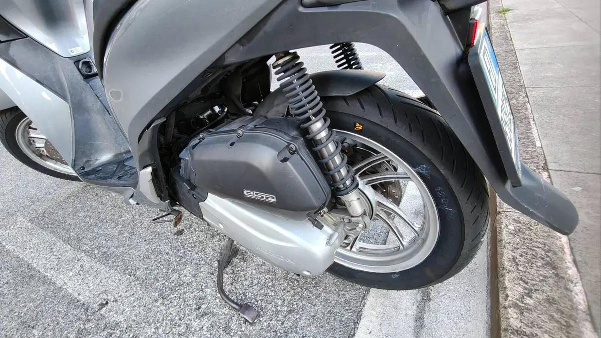 Honda SH 150i ABS (2013 - 16)  (5)