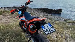 KTM 690 SMC R (2023 - 25)  (8)