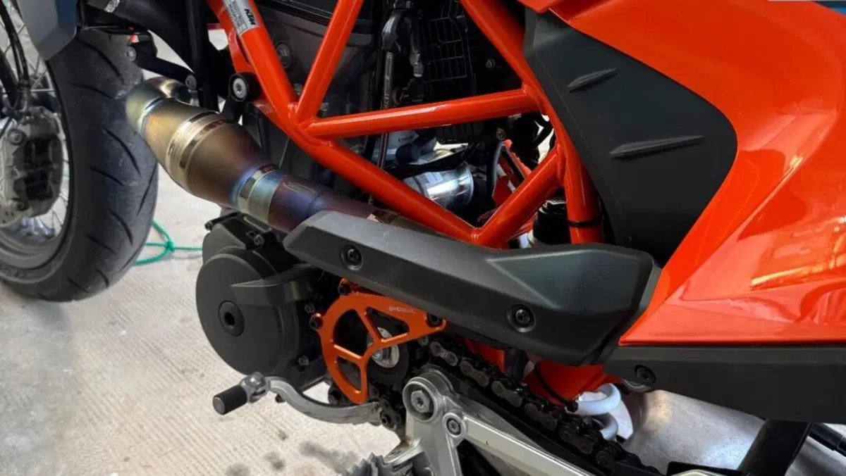 KTM 690 SMC R (2023 - 25)  (9)
