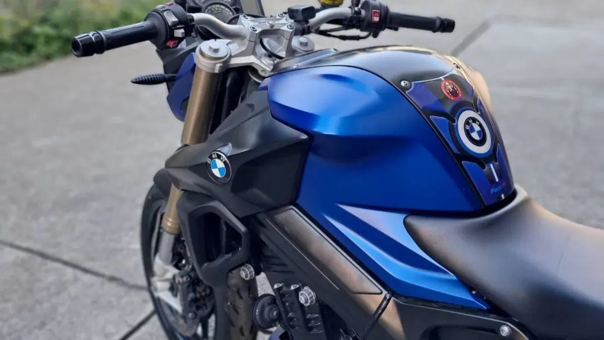 Bmw F 800 R (2015 - 16)  (4)