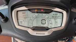 Piaggio Beverly 300 ABS-ASR (2021 - 25)  (5)