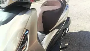 Piaggio Beverly 300 ABS-ASR (2021 - 25)  (2)