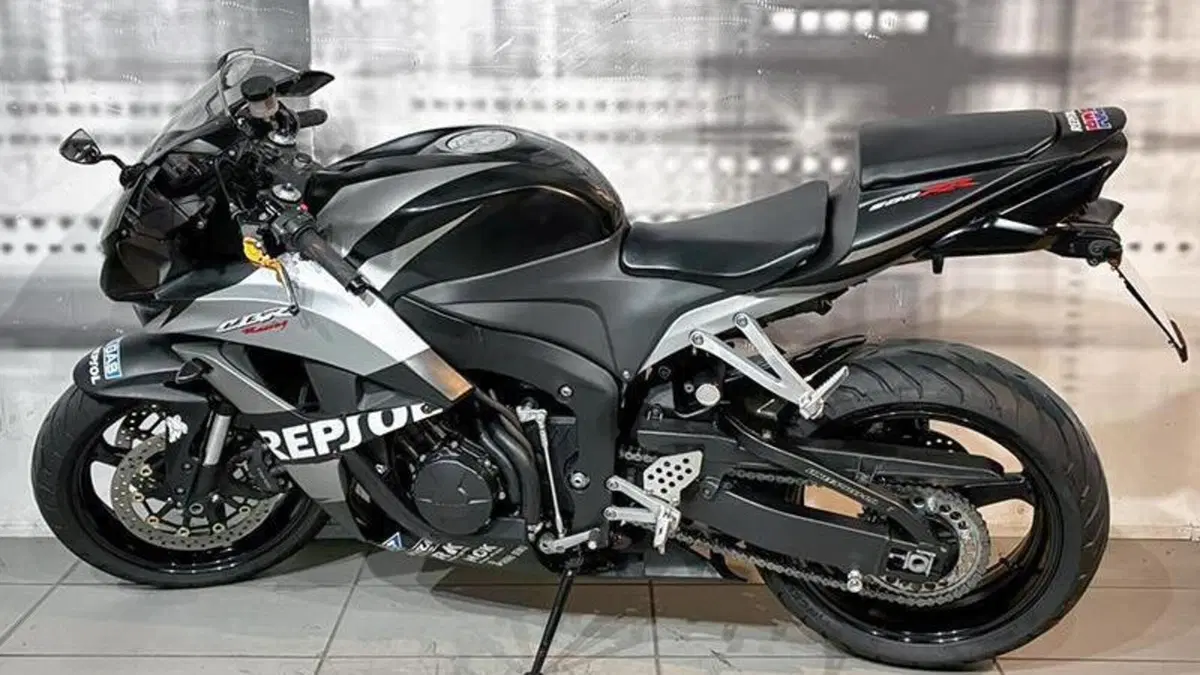 Honda CBR 600 RR (2007 - 08)  (2)